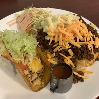 国際通りでランチをするならここ おすすめ沖縄グルメ選 食べログまとめ 国際通りでランチをするならここ おすすめ沖縄グルメ選 食べログまとめ