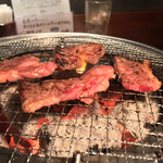 神田焼肉 俺の肉 - 神田焼肉 俺の肉 本店(東京都千代田区内神田)和牛中落ちカルビ(タレ)