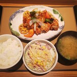 やよい軒 - 彩野菜と鶏の黒酢あん定食830円