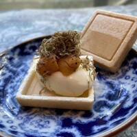 アミューズ　発酵バターと生ウニの最中