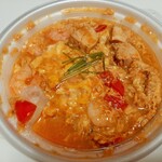 カッシーワ - 配達中に親子丼の出汁がご飯にしみ込まないよう、ちゃんと2重構造でご飯の蒸気が抜ける特殊な丼パッケージ