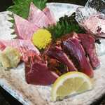 Sakanaya Kyuu - 戻り鰹の刺身と、タタキの食べ比べ