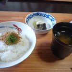 日本料理 鎌倉山倶楽部 - 手作りちりめん山椒、漬物、味噌汁