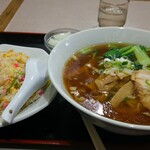 龍鳳 - ラーメン、炒飯