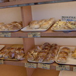 Yakitate Pan Etofe - オカズ系のパン棚