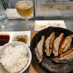 Gyouzato Jibiru Ichi - 餃子ランチ大900円税込、餃子6個、ライス大、サラダ、スープ付