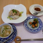 タイ料理バル クントゥアン - ランチセット1000円！　どれもたいへんうましっ！