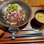 ステーキ丼 くに美 - 