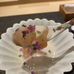 すし昇 - 牡丹海老と真珠貝、タラの白子ソース