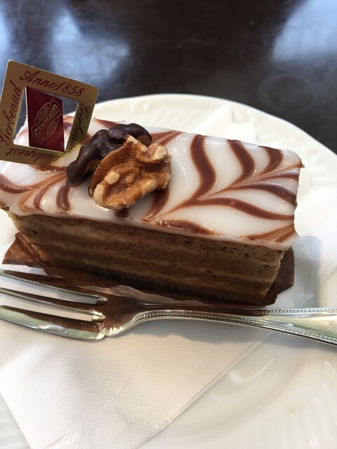 ジェルボー 東京本店 Gerbeaud 表参道 ケーキ 食べログ ジェルボー 東京本店 Gerbeaud 表参道 ケーキ 食べログ