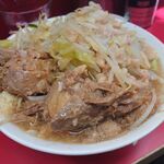 ラーメン二郎 - ぶたラーメン　ブタを取り出して！