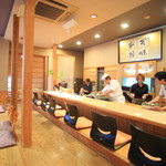 新日本料理おぶね - カウンターやテーブル席、個室もあります