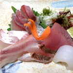 割烹 すすきの - 真鯛、カンパチ、イサキ、烏賊、太刀魚、メジマグロ