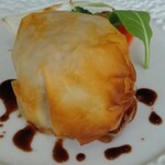 フランス食堂 シェ・モア - 青森県産牛と紅玉リンゴの包み焼き（リンゴランチセット内）