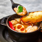 蝦子和蓮藕的大蒜橄欖油風味鍋