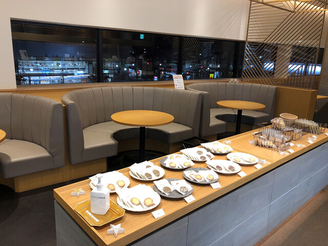 アトリエ カフェ トップスセンガワ クイーンズ伊勢丹仙川店 Atelier Cafe Top S Sengawa 仙川 欧風カレー 食べログ