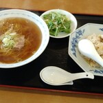 Kourinsaikan - 香林ランチ
                      ラーメン、炒飯、サラダ