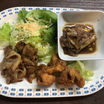 居喰処 光 - 2020/11/04
      本日の日替り 肉盛定食 500円