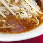 ラーメン二郎 - スープ