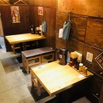 恵比寿らぁ麺屋 つなぎ - テーブル席