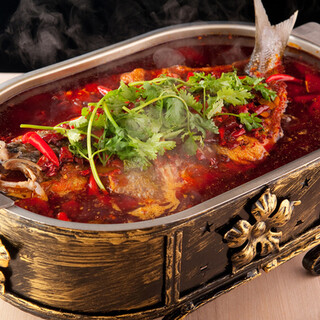 重慶本拷魚など、本格四川料理をぜひ‼
