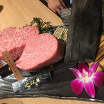 和牛 まつした 吟匠邸 - 最高級紀州備長炭でじっくりと焼き上げる炭火焼きステーキ2種(焼く前)