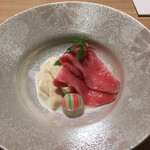 和牛 まつした 吟匠邸 - 出汁で仕上げるしゃぶしゃぶ仕立て 蟹と湯葉の出汁餡かけ(近江牛ヒウチ)