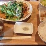 ひなた - Cランチ（酢豚と下足の唐揚の半々）840円