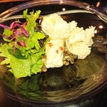 八王子うかい亭 - ハナビラタケ　カスべのサラダ仕立て