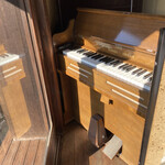 火鉢かふぇ 壽庵 - 内観７　カワイの足踏みオルガン