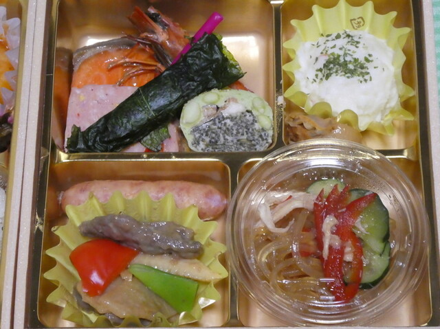 四季の料理梅田 - 小鶴新田（弁当）の写真