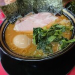 とんこつラーメンいしい - 豚骨しょうゆ。味玉トッピング。