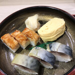 大徳寺 さいき家 - 京寿司盛り合わせ１４３０円。鯖寿司とだし巻き玉子は絶品です（╹◡╹）。穴子は、丼ものの方が合いそうな味わいです