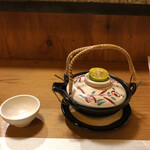 湖粋 - 松茸と大山ハーブ鷄の土瓶蒸し