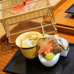 花包丁 大下 - 虫かごで登場