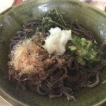 Ushioji - 湯の入った丼にそばと薬味