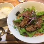 蔵cafe 宗像 - 料理写真:焼肉丼とスープ