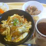 食堂カフェ ジーエス - 鶏唐玉子とじ丼