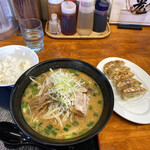 麺家　光 - 赤味噌ラーメン＆ランチセットC