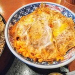 Tanakaya - カツ丼！サクッとはしてませんが甘めのつゆが全体に行き渡っています！