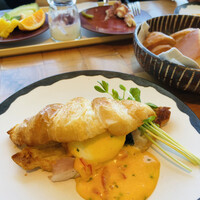 ザ タヴァン グリル＆ラウンジ - 