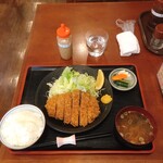 Tonkatsu Nijou - 特上ロースかつ定食 2,040円（税抜）