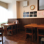 Tonkatsu Nijou - 奥のテーブル席