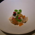 エクアトゥール - オードブル　紫ウニ　イクラ　キャビア　リコッタチーズ　グリンピースのスープ掛け