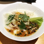 一碗水 - 薬味入れたらはい、旨い！