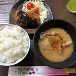 居喰処 光 - 2020/11/06
      本日ちゃの日替り とん汁定食 500円