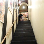 ハーフェズ - 階段（店舗は２階）