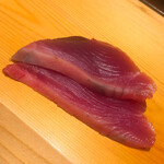 すが弥 - 塩釜の鰹。鬼の金棒のような太さ。もちろんお味も鬼に金棒。鰹のいやらしい臭みが全くありません