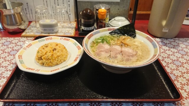 写真 虎右ヱ門 とらえもん 比地大 ラーメン 食べログ