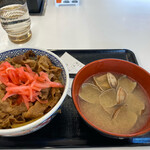 Yoshinoya - 牛丼とアサリ汁